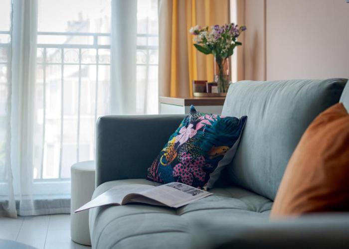 Maison Colorée - Bright And Cozy Home by Metro And Mall