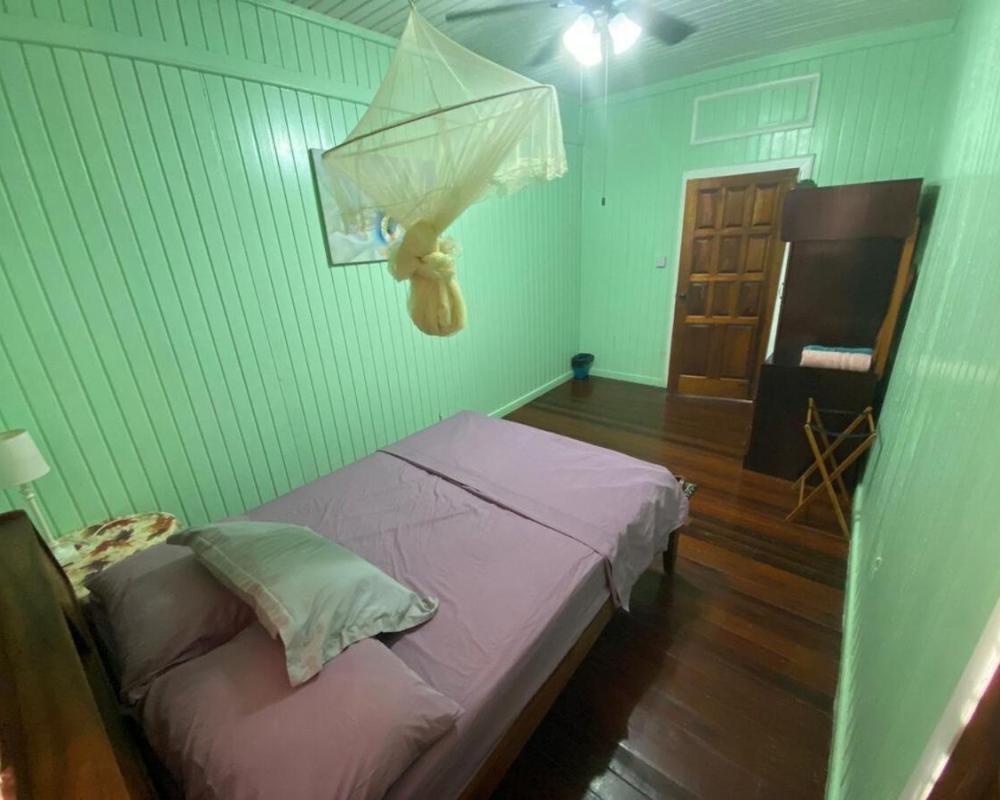 фото Lyn's Place