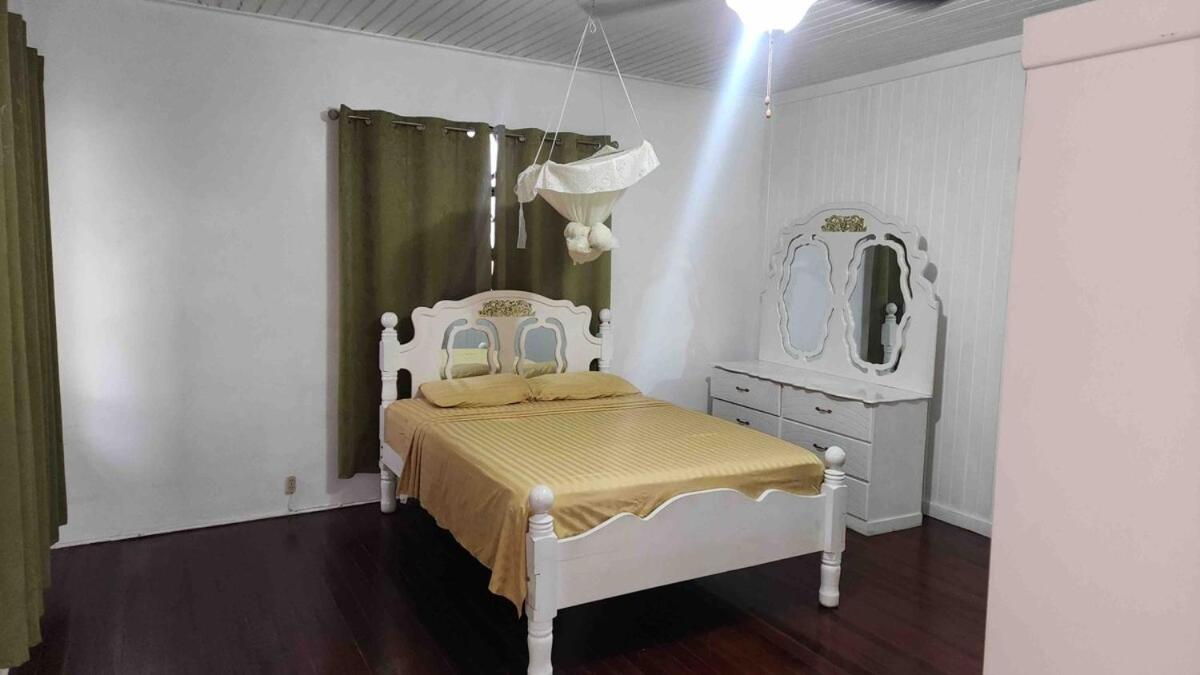 фото Lyn's Place