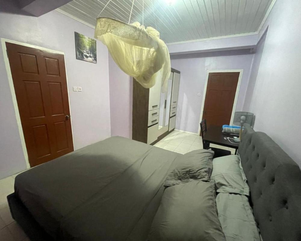 фото Lyn's Place
