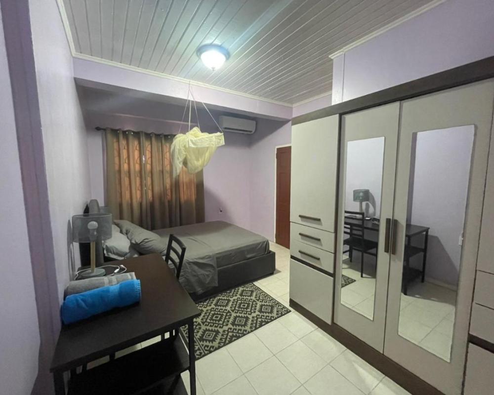 фото Lyn's Place