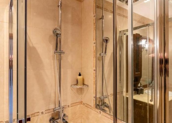 Elegant Aristocratic 2 BDRM Flat, TOP Location