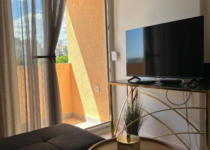Apartment Frane
