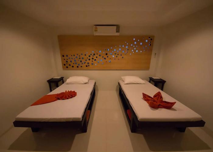 Dragon River Avenue Hotel