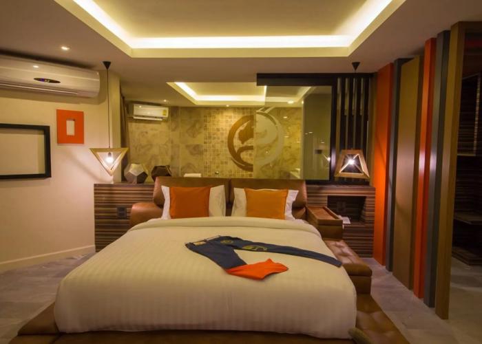 Dragon River Avenue Hotel
