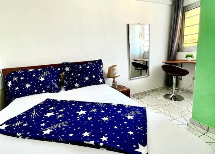 Studio B4 Fustel City, Bonamoussadi Santa Lucia, WiFi, Chaînes TV, gardien