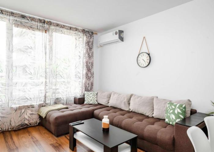 Terra Vibes - Central 1BD with balcony by Flat Mаnager