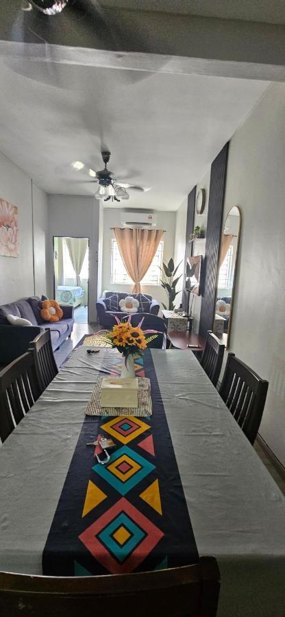 Hazmi Family Homestay, Islamic Home in Melaka