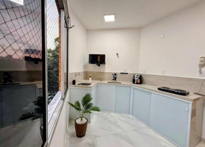 Quarto-Sala 550 mts Praia Camburi e Próximo Universidade UFES