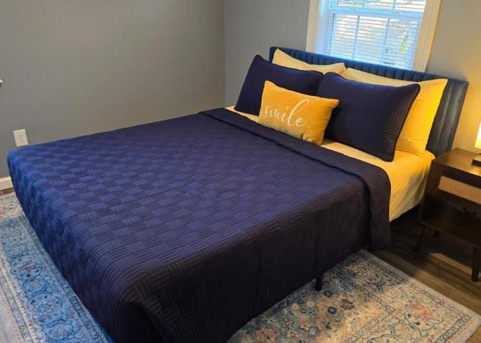 Cozy Home Sleeps 6 3 bed 2 bath off I-10