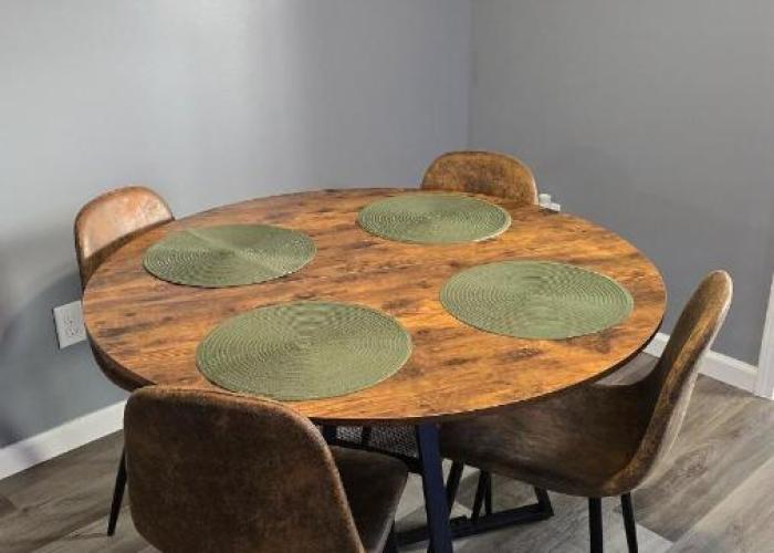 Cozy Home Sleeps 6 3 bed 2 bath off I-10