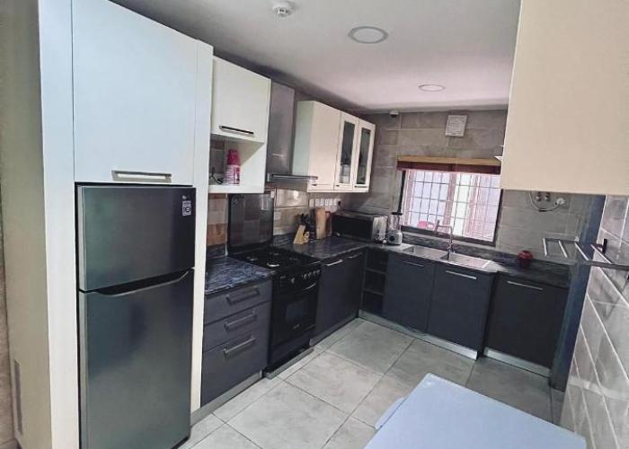 Macdestly Apartment