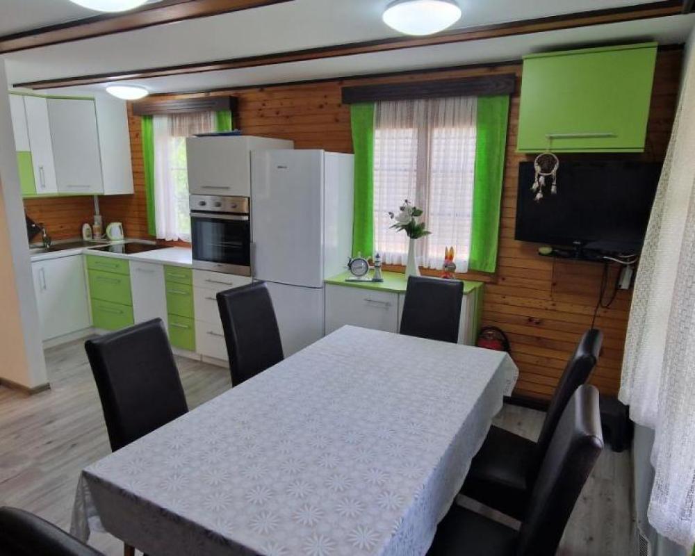 Arijela - hiška v Čatežu 6-1