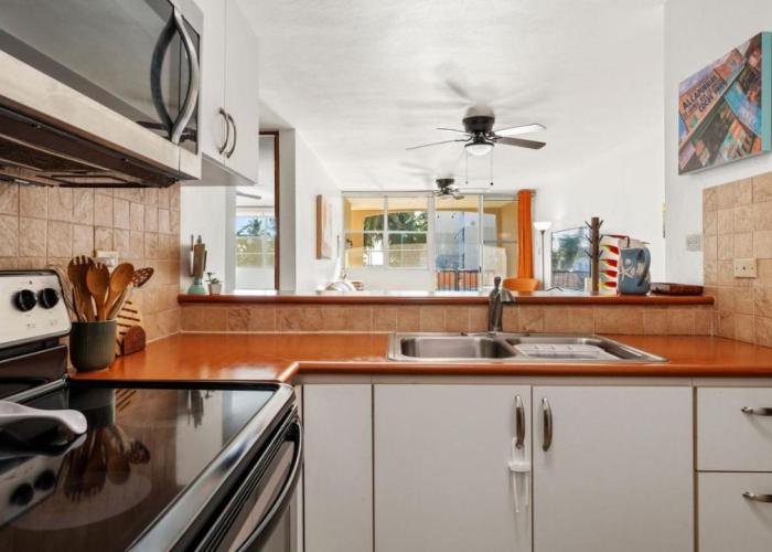 Beach access apartment at Bahia Serena 104