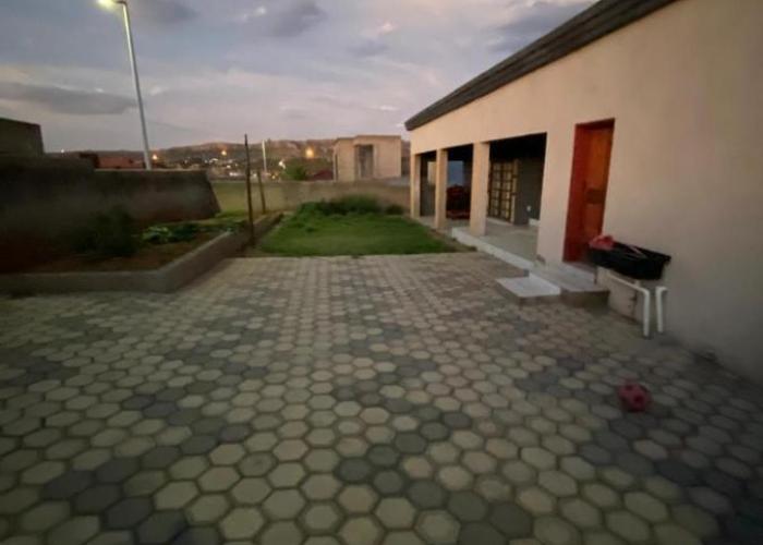 Nkhahle's house