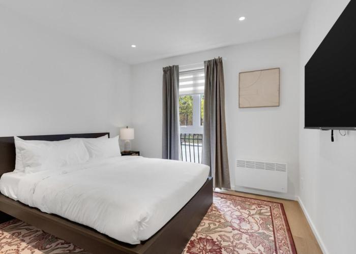 Le Victoria Midtown Mtl