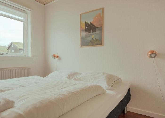 Apartment with Balcony and Ocean View - Tórshavn