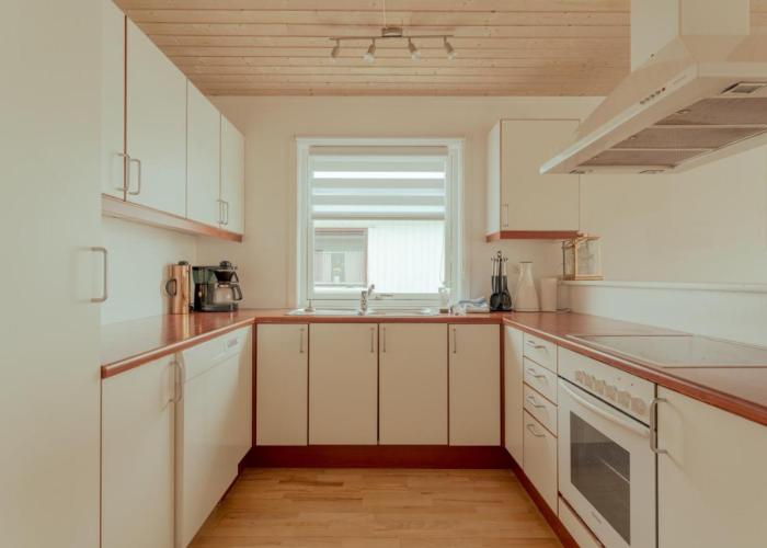 Apartment with Balcony and Ocean View - Tórshavn