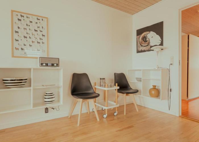 Apartment with Balcony and Ocean View - Tórshavn