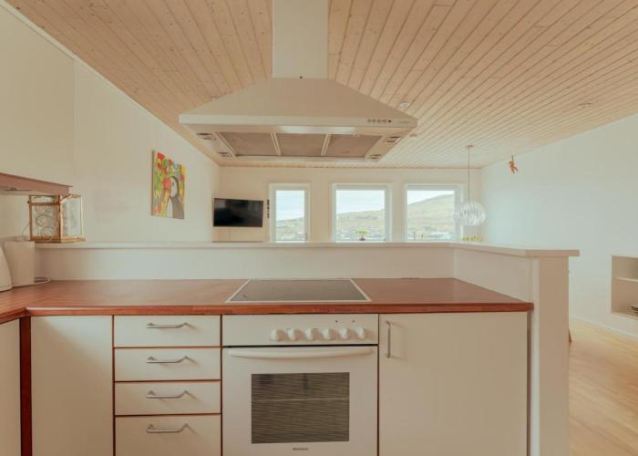 Apartment with Balcony and Ocean View - Tórshavn