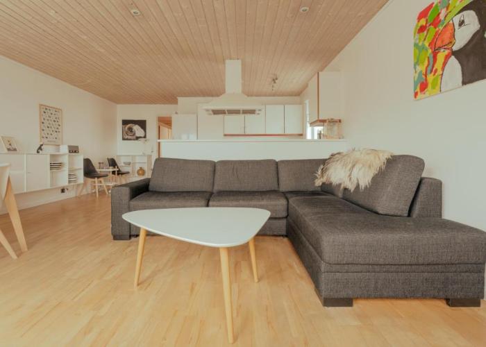 Apartment with Balcony and Ocean View - Tórshavn