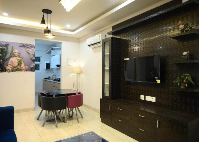2 BHK The Luxury Stays by Glambirds Apartment