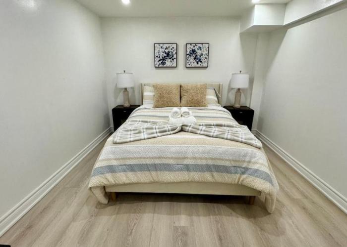 Cozy Hidden Gem, Stylish 2BR with Sofa Bed