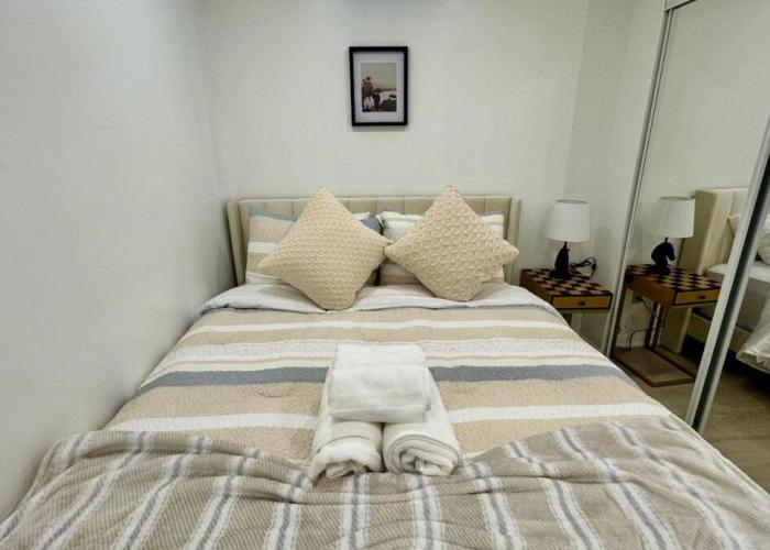 Cozy Hidden Gem, Stylish 2BR with Sofa Bed