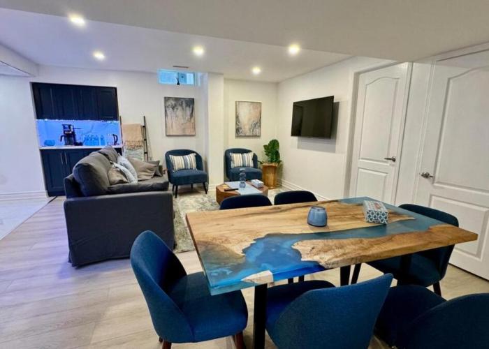 Cozy Hidden Gem, Stylish 2BR with Sofa Bed