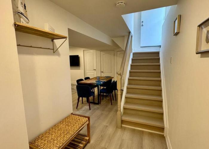 Cozy Hidden Gem, Stylish 2BR with Sofa Bed