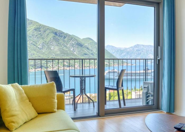 Kotor Sea View Apartment by MN Property