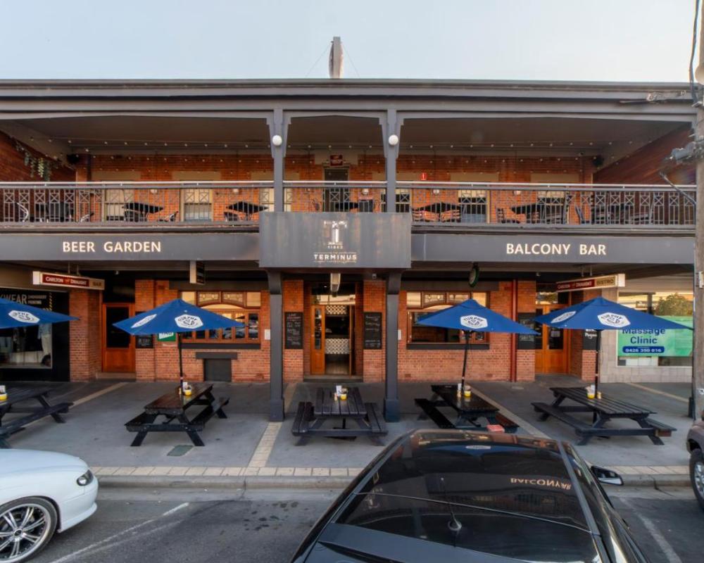 фото Terminus Hotel Yarrawonga