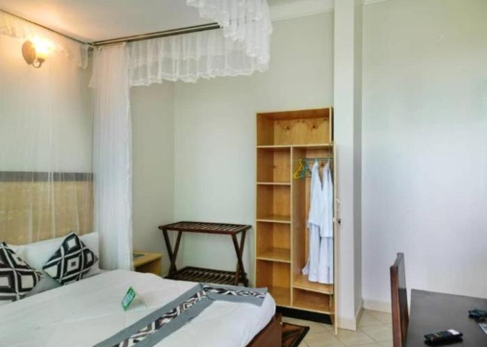 Ekhaya crescent hotel mbarara