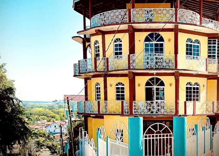 4BR Oasis with Rooftop Lounge offering Scenic Belize Views