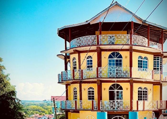 4BR Oasis with Rooftop Lounge offering Scenic Belize Views