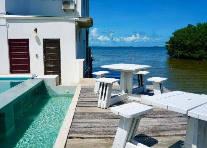 Poolside SeaView Studio w Pool Deck near Airport