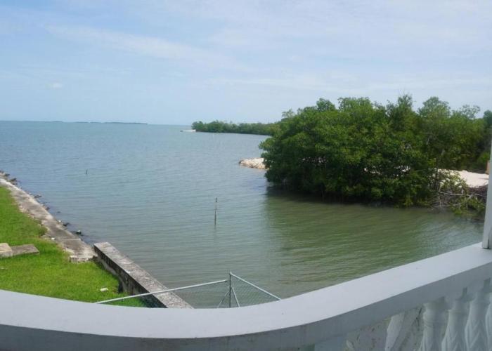 Sea Pool View 2BR Waterside Apt w Balcony Pool