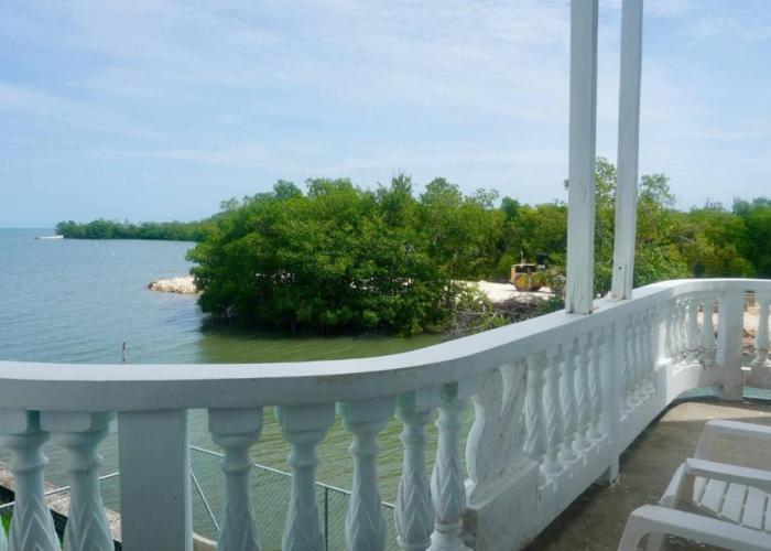 Sea Pool View 2BR Waterside Apt w Balcony Pool