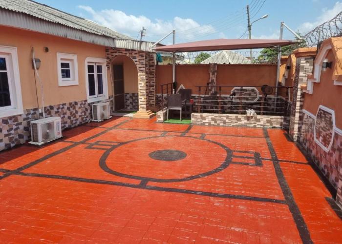 Luxury & Secured 3 Bedroom House with 24 Hours Solar Light