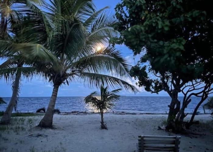 Castaway Blue Hole Long Caye