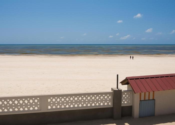Oceanfront Oasis 2-Bedroom Master Suites in Uroa, Zanzibar