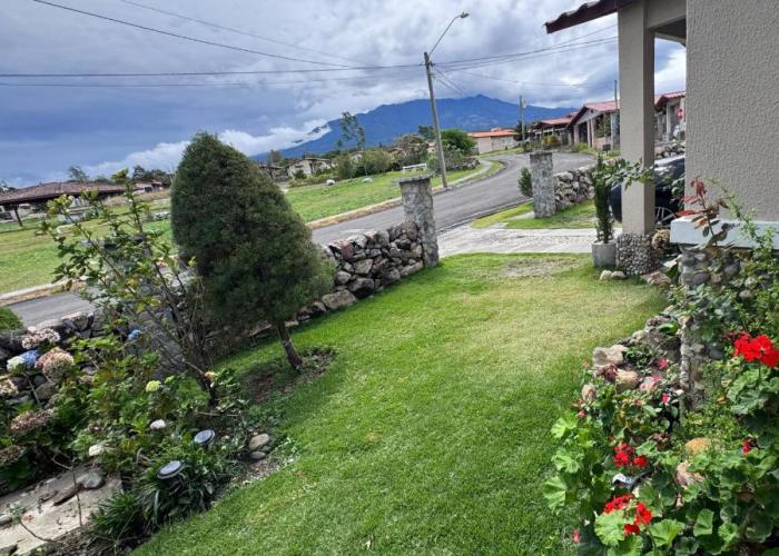 Los pinos casa con hogueras y vistas al Volcán
