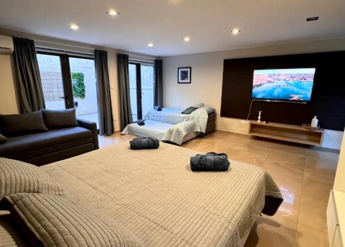 Apartment Mullay