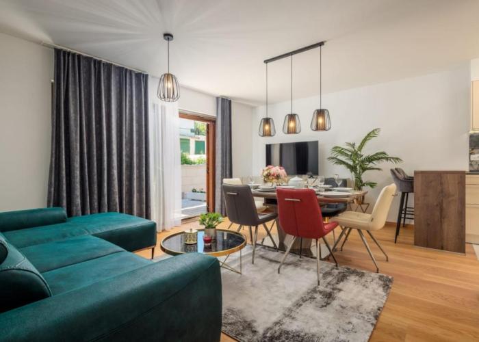 Mirela's golden luxury apartment