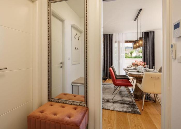 Mirela's golden luxury apartment