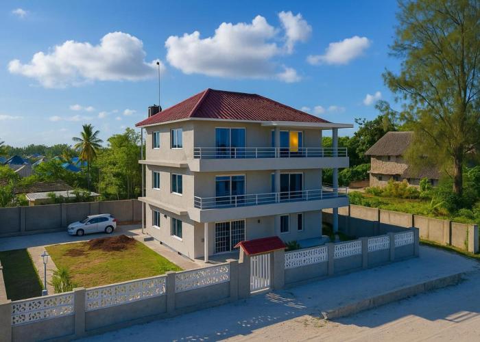 Oceanfront Oasis 2-Bedroom Master Suites in Uroa, Zanzibar