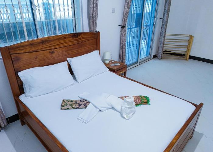 Oceanfront Oasis 2-Bedroom Master Suites in Uroa, Zanzibar