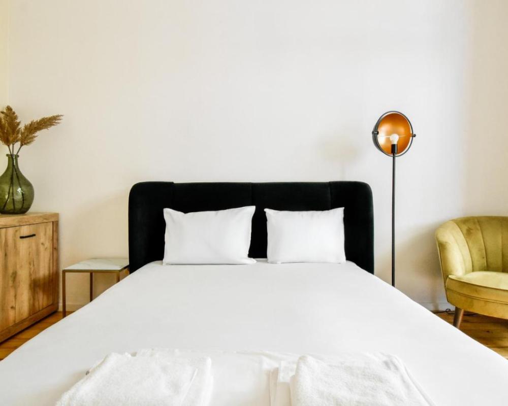 фото Classic Charm - 2BD central Apartment by FlatManager