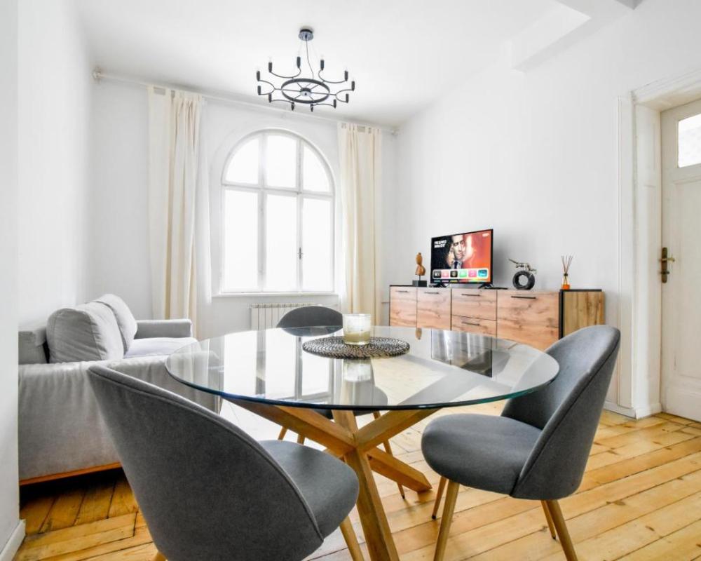 фото Classic Charm - 2BD central Apartment by FlatManager