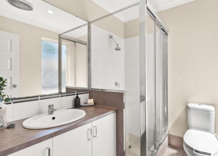 78 Modern Comforts Quiet Charm 3br 2ba Parking